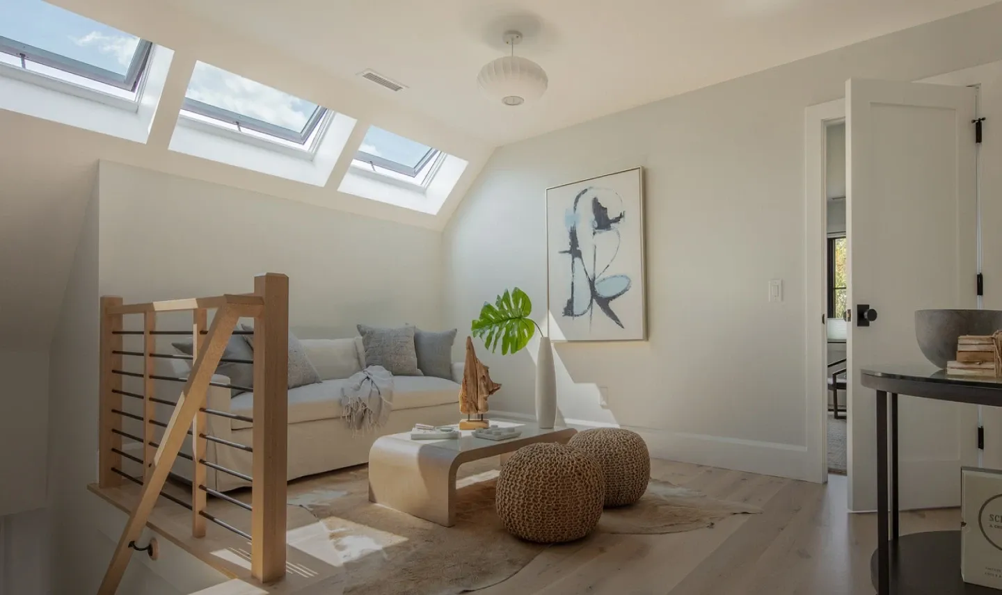 Manual venting skylight in cozy living room